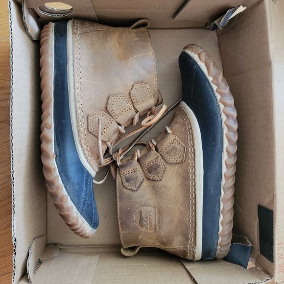 Sorel leather ankle duck boots with waterproof outsole - Picture 6 of 7